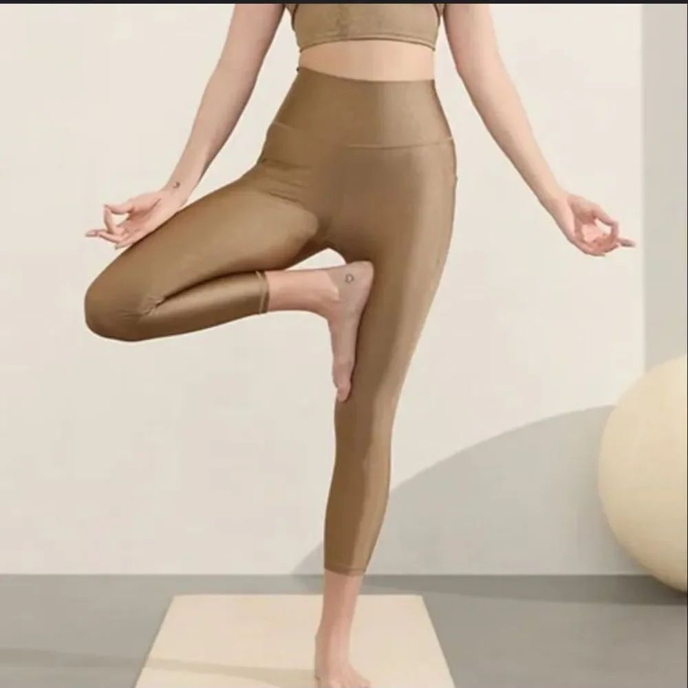 Athleta Salutation Leggings